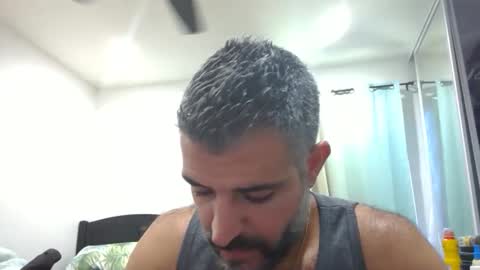 h0nest84 online show from 10.05.25