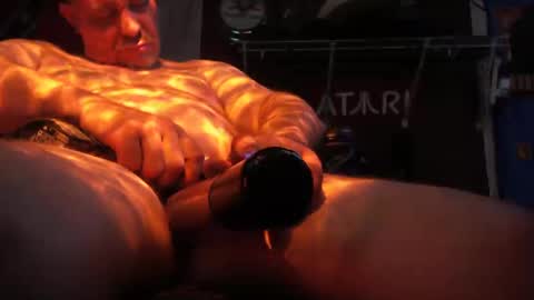 h0tttsteel online show from 10.14.25