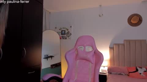 Snapshot of h3y_mia3 chatting on 11.15.25 Paulina online show from 11.15.25