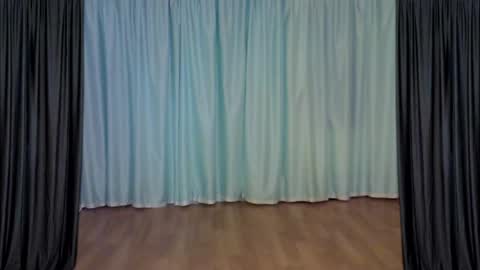 Snapshot of h_blackwood chatting on 04.02.26 H. Blackwood online show from 04.02.26