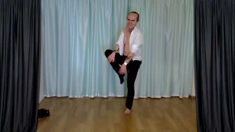 Snapshot of h_blackwood chatting on 04.10.26 H. Blackwood online show from 04.10.26