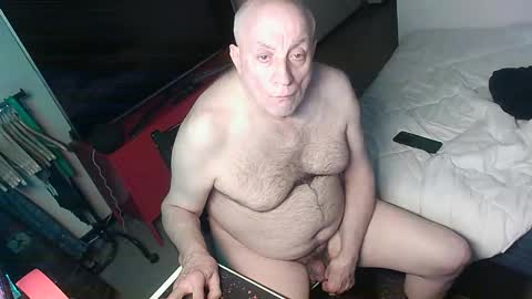 Snapshot of hacknoob62 chatting on 10.14.25 hacknoob62 online show from 10.14.25