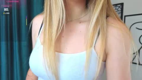 Hi Im Rebecca Glad to see you in my room  PVT is open online show from 09.14.25