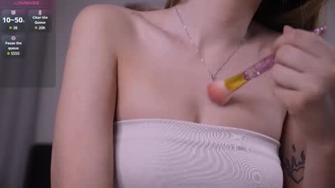 Snapshot of hadleynichols chatting on 02.12.26 Hi Im Rebecca Glad to see you in my room PVT is open online show from 02.12.26