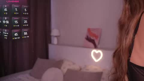Snapshot of hadleynichols chatting on 06.18.26 Hi Im Rebecca Glad to see you in my room PVT is open online show from 06.18.26