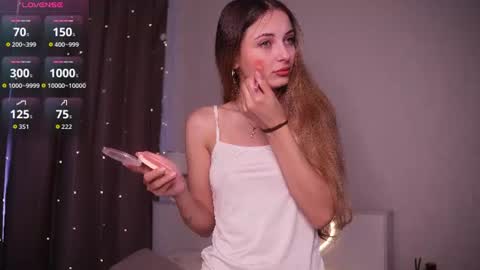Snapshot of hadleynichols chatting on 06.19.26 Hi Im Rebecca Glad to see you in my room PVT is open online show from 06.19.26
