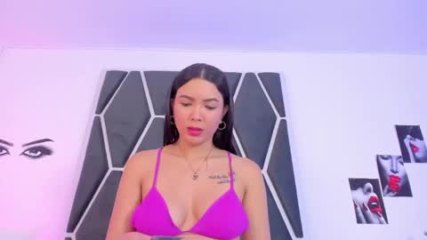 Kendal online show from 03.08.25