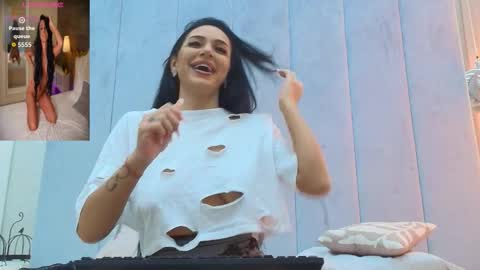 Hailey online show from 10.22.25
