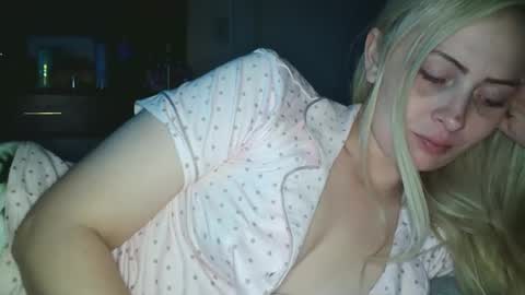 Snapshot of haileyakuma69 chatting on 11.16.25 Hailey and d online show from 11.16.25