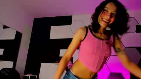 haileycat_ online show from 12.18.24