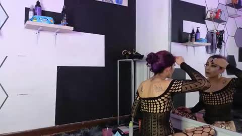 haileycat_ online show from 12.23.25