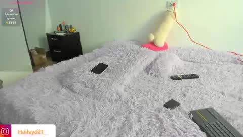 Hailey online show from 11.27.25