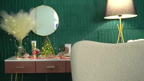 Hailey online show from 12.18.25