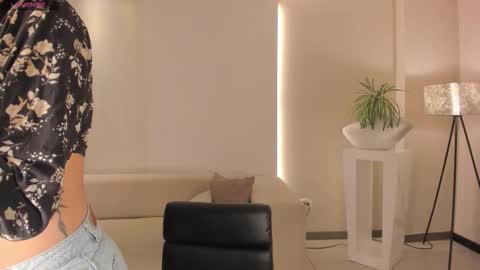 Hailey online show from 01.11.26