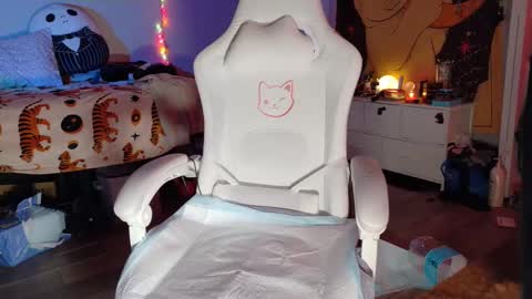  Hailey  online show from 03.08.25