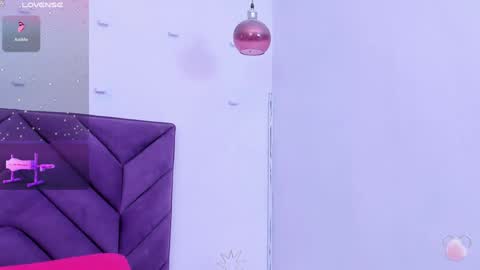 haileystonei online show from 01.10.25