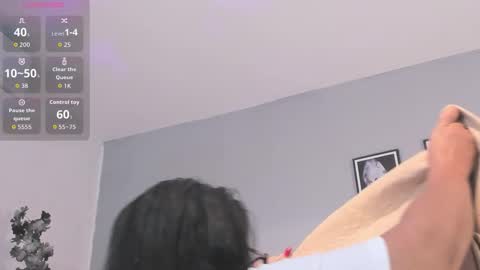 haileystonei online show from 11.25.25