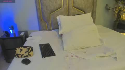 haileystonei online show from 02.14.26