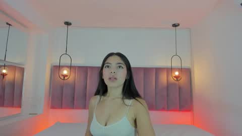 Snapshot of haily_b chatting on 11.09.25 Haily online show from 11.09.25