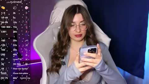 Snapshot of haily_heavenly chatting on 02.19.25 HailyHeavenly online show from 02.19.25