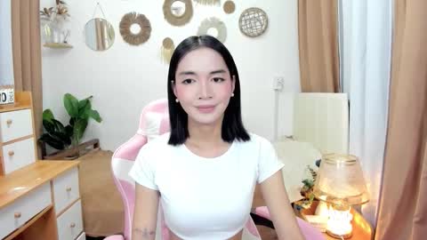 Snapshot of hailyourqueenofsatisfaction chatting on 10.02.25 Haily online show from 10.02.25