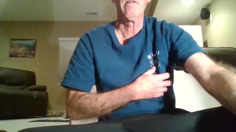 Snapshot of hairybater26 chatting on 02.04.25 Harry online show from 02.04.25