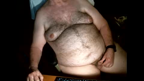 Snapshot of hairybear813 chatting on 09.09.25 hairybear813 online show from 09.09.25