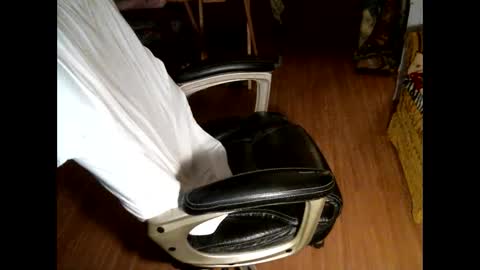 hairybear813 online show from 11.28.25