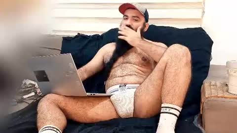 Snapshot of hairybeardedsmoker chatting on 07.05.26 Hairy Beard Smoker online show from 07.05.26
