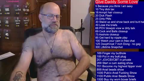 Snapshot of hairydaddybear69 chatting on 10.09.25 HairyDaddyBear69 online show from 10.09.25