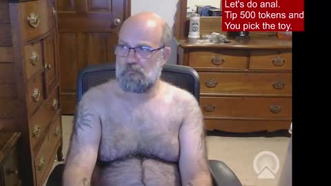 Snapshot of hairydaddybear69 chatting on 10.26.25 HairyDaddyBear69 online show from 10.26.25