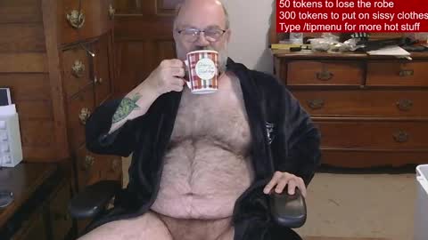 Snapshot of hairydaddybear69 chatting on 04.28.26 HairyDaddyBear69 online show from 04.28.26