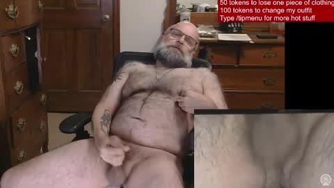Snapshot of hairydaddybear69 chatting on 05.06.26 HairyDaddyBear69 online show from 05.06.26