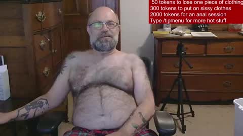 Snapshot of hairydaddybear69 chatting on 05.15.26 HairyDaddyBear69 online show from 05.15.26