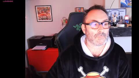 Snapshot of hairyfred73 chatting on 12.26.24 hairyfred73 online show from 12.26.24