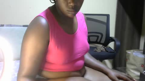 Snapshot of hairypussybigassy001 chatting on 12.28.24 hairypussybigassy001 online show from 12.28.24