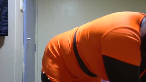 Snapshot of hairypussybigassy001 chatting on 01.24.25 hairypussybigassy001 online show from 01.24.25