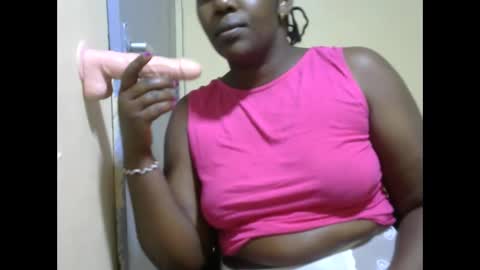 Snapshot of hairypussybigassy001 chatting on 02.09.25 hairypussybigassy001 online show from 02.09.25