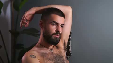 Snapshot of hairyrobxxx chatting on 09.17.25 HairyRobXxX online show from 09.17.25