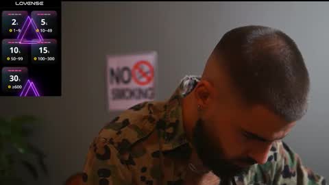 Snapshot of hairyrobxxx chatting on 10.15.25 HairyRobXxX online show from 10.15.25