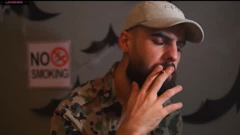 Snapshot of hairyrobxxx chatting on 10.21.25 HairyRobXxX online show from 10.21.25