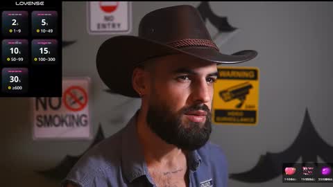 Snapshot of hairyrobxxx chatting on 10.22.25 HairyRobXxX online show from 10.22.25