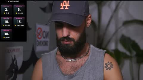 Snapshot of hairyrobxxx chatting on 10.29.25 HairyRobXxX online show from 10.29.25