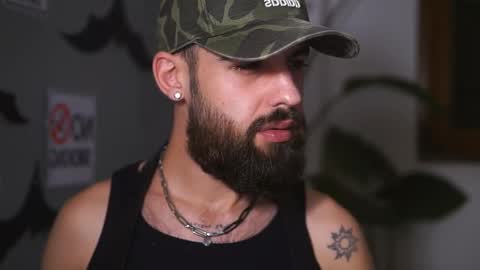 Snapshot of hairyrobxxx chatting on 11.06.25 HairyRobXxX online show from 11.06.25