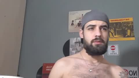 Snapshot of hairyrobxxx chatting on 02.28.26 HairyRobXxX online show from 02.28.26