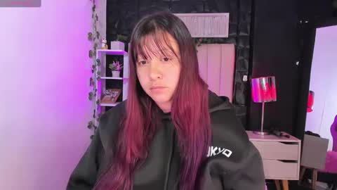 Snapshot of hairyybunny1811 chatting on 01.22.25 HELEN Open Pvt Instagram helen bunnny online show from 01.22.25