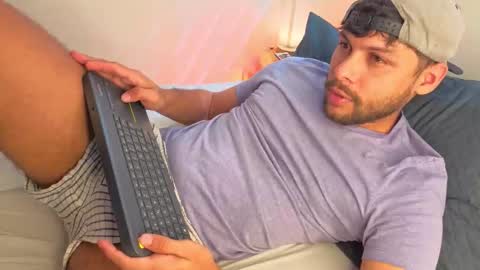 Independent       model  online show from 01.16.26