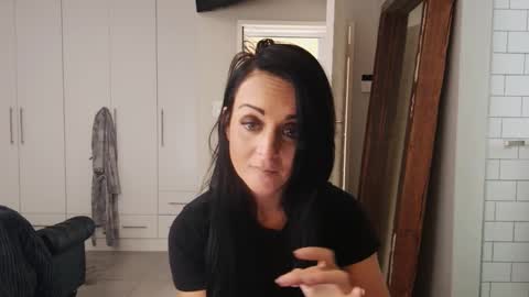 Snapshot of haley_vernandez chatting on 10.17.25 Haley online show from 10.17.25