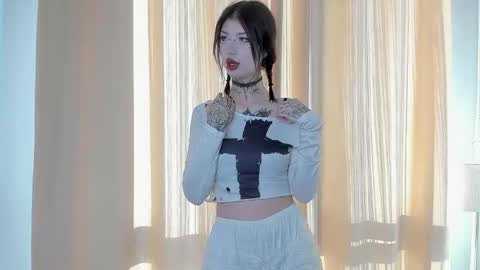 Snapshot of haliet_1 chatting on 03.10.26 LunaandSara online show from 03.10.26
