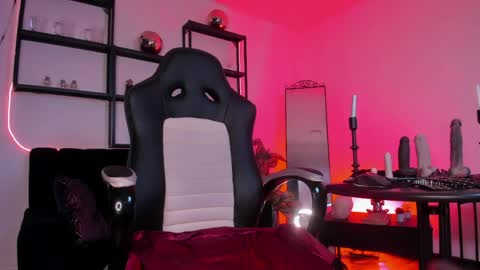 halley_ravenn online show from 03.31.26